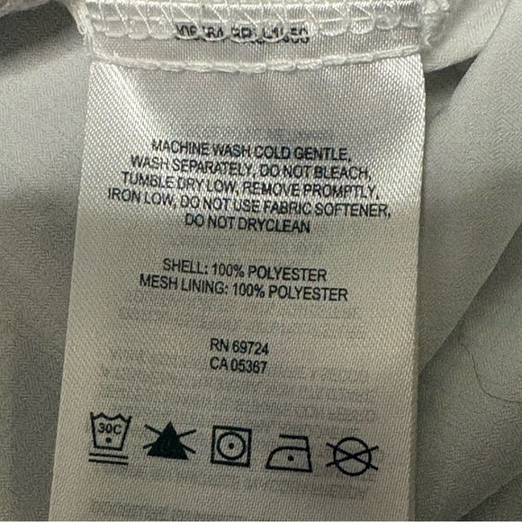 Columbia Women’s White Casual Button Down Shirt - Picture 10 of 12